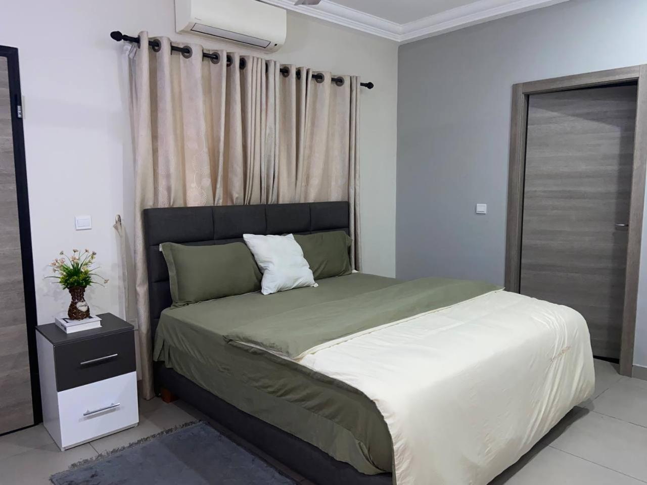 Queens View Apartment Accra Exterior photo